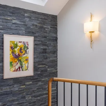 Penzion Guestready - Ranelagh Retreat With Urban Access Dublin